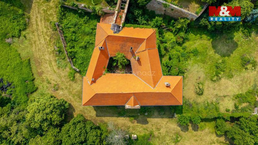 Prodej historického objektu, Zvoleněves, 5000 m2