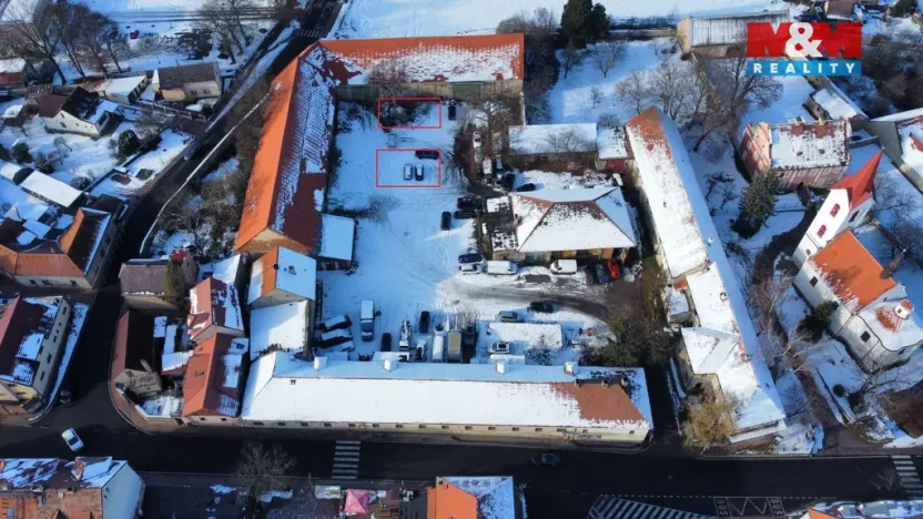 Pronájem komerčního pozemku, Ořech, Karlštejnská, 360 m2