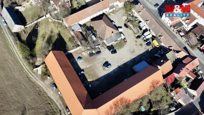 Pronájem komerčního pozemku, Ořech, Karlštejnská, 360 m2