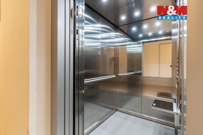 Pronájem bytu 2+kk, Praha, Mantovská, 50 m2