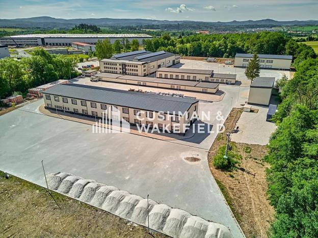 Prodej výrobních prostor, Ostrov, 6000 m2