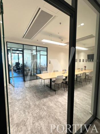 Pronájem kanceláře, Praha - Holešovice, Dělnická, 441 m2