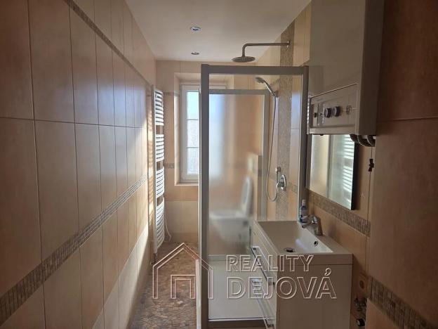 Pronájem bytu 2+kk, Krnov, Seifertova, 58 m2