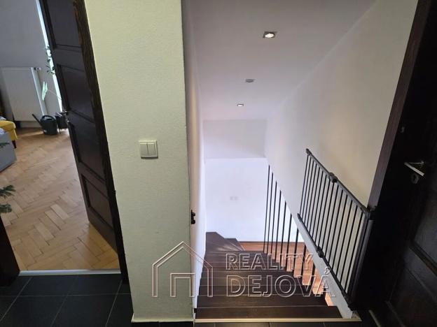 Prodej rodinného domu, Hrabyně, 180 m2