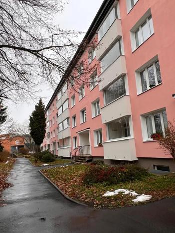 Pronájem bytu 1+1, Karlovy Vary, Maďarská, 36 m2