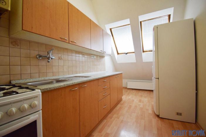 Pronájem bytu 2+1, Ústí nad Labem - Krásné Březno, Drážďanská, 75 m2