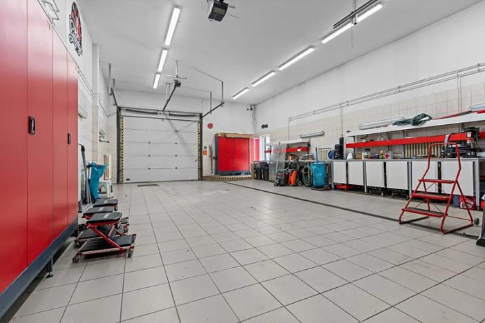 Prodej obchodního prostoru, Zlín, Bezručova, 1976 m2