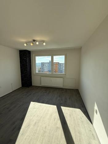 Pronájem bytu 2+kk, Liberec, Dobiášova, 44 m2