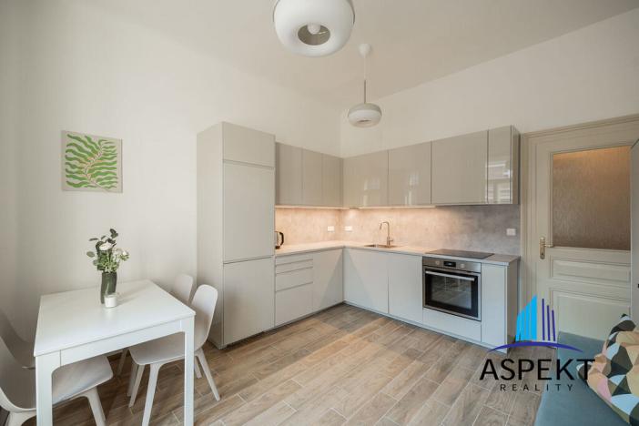 Pronájem bytu 2+kk, Praha - Nové Město, Trojická, 42 m2