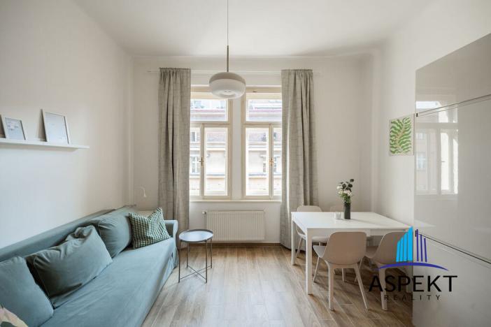 Pronájem bytu 2+kk, Praha - Nové Město, Trojická, 42 m2