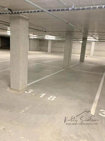 Pronájem garážového stání, Olomouc, 17. listopadu, 12 m2