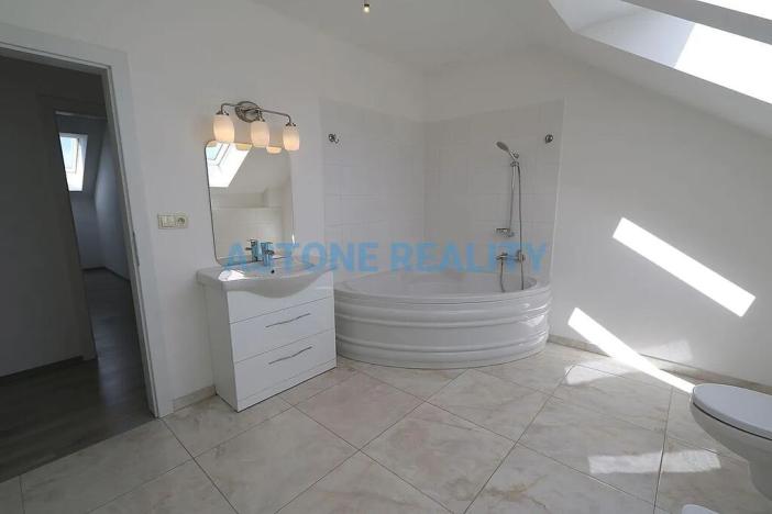 Prodej rodinného domu, Trnová, 318 m2