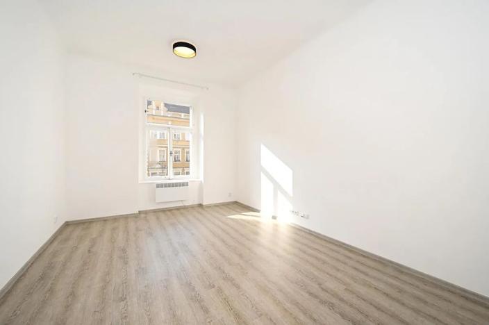 Pronájem bytu 1+1, Praha - Vršovice, Moskevská, 37 m2