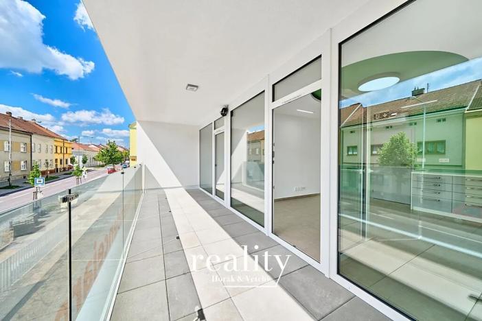 Pronájem kanceláře, Znojmo, Jarošova, 13 m2