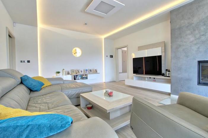 Pronájem rodinného domu, Sulice, Osiková, 260 m2