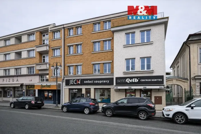 Pronájem bytu 3+1, Pardubice - Zelené Předměstí, Smetanovo náměstí, 140 m2