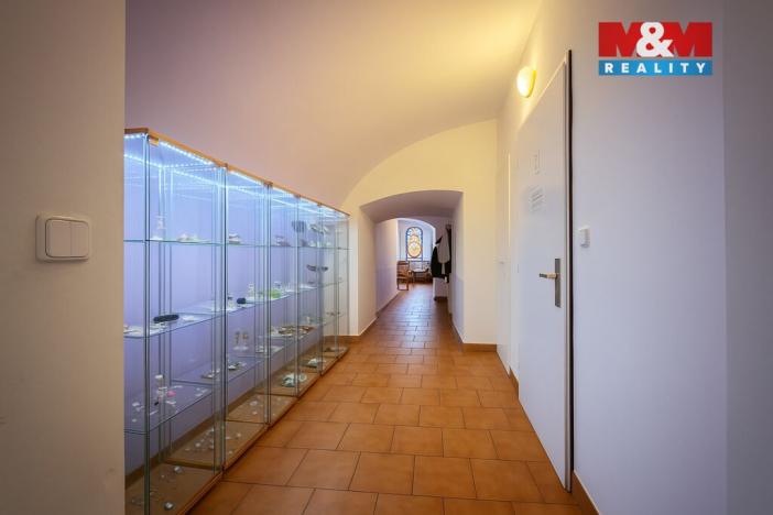 Pronájem restaurace, Jílové u Prahy, Masarykovo náměstí, 68 m2