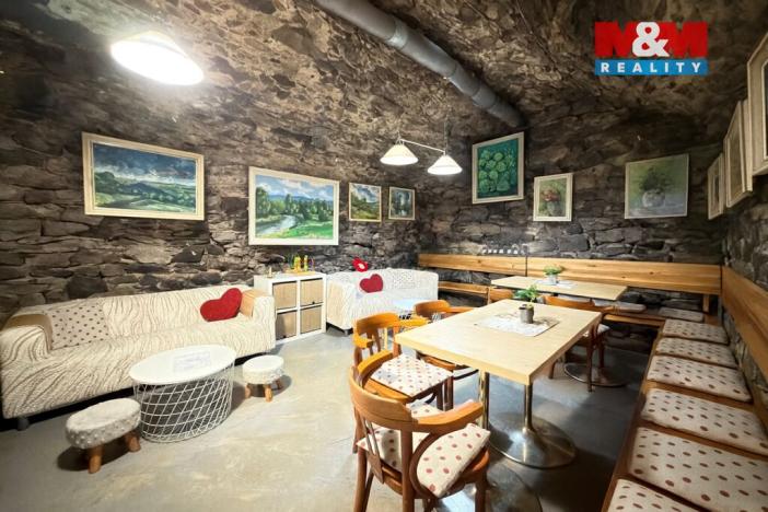 Pronájem restaurace, Jílové u Prahy, Masarykovo náměstí, 68 m2
