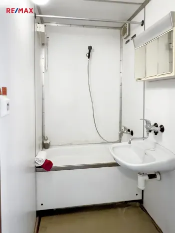 Prodej bytu 1+kk, Praha - Háje, Hlavatého, 27 m2