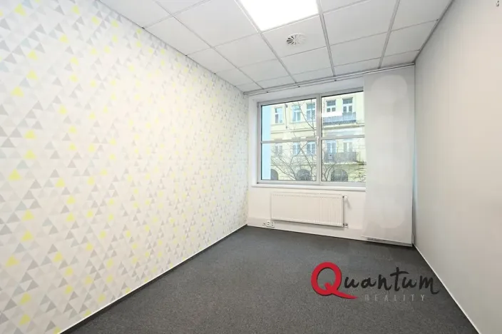 Pronájem kanceláře, Praha - Vinohrady, Šafaříkova, 131 m2