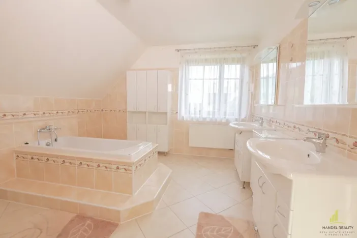 Prodej rodinného domu, Rožnov pod Radhoštěm, Sladské, 239 m2