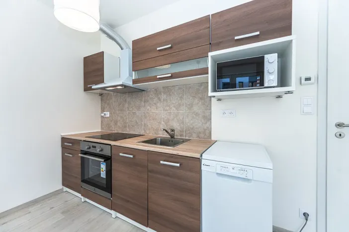 Pronájem bytu 1+kk, Praha - Záběhlice, Klapálkova, 32 m2