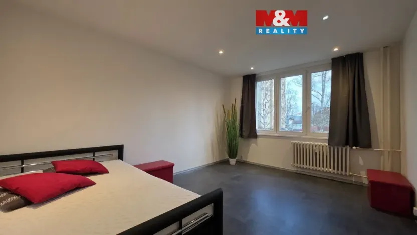 Pronájem bytu 1+1, Karlovy Vary - Rybáře, Klínovecká, 39 m2