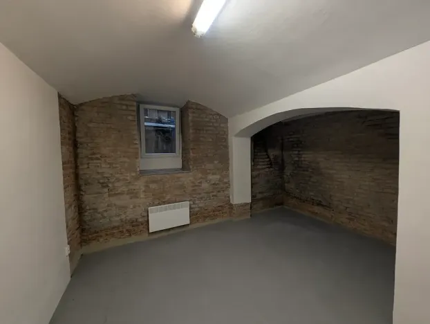 Pronájem výrobních prostor, Praha - Bubeneč, Sochařská, 37 m2