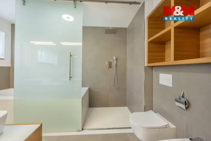 Prodej rodinného domu, Praha - Libuš, V Hrobech, 279 m2