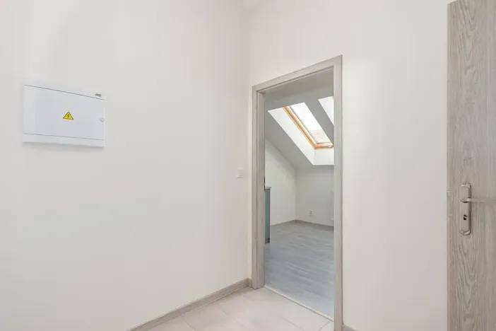 Pronájem bytu 1+kk, Praha - Vršovice, Košická, 35 m2