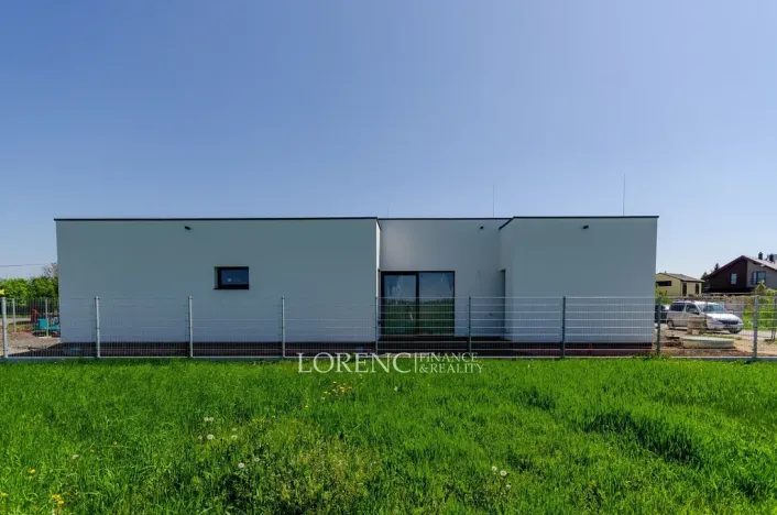 Prodej pozemku, Praha - Kbely, Ponikelská, 707 m2