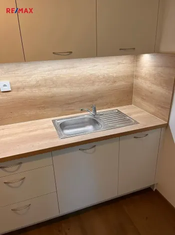 Pronájem bytu 1+kk, Pardubice, Jindřišská, 40 m2