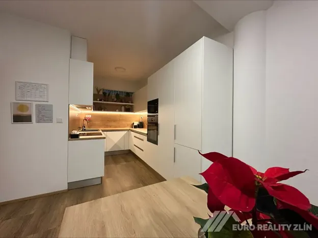 Pronájem bytu 2+kk, Zlín, Ševcovská, 65 m2