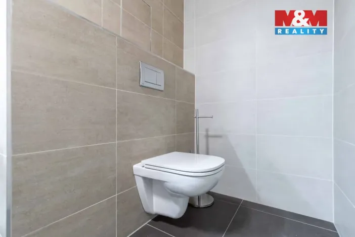 Pronájem bytu 1+kk, Plzeň - Doubravka, Dílenská, 45 m2