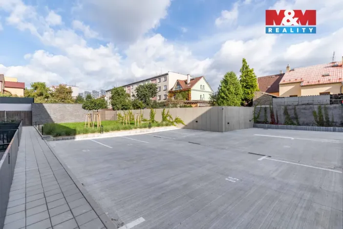 Pronájem bytu 1+kk, Plzeň - Doubravka, Dílenská, 45 m2