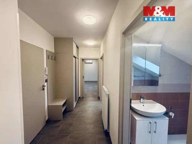 Pronájem bytu 3+kk, Králova Lhota, 63 m2