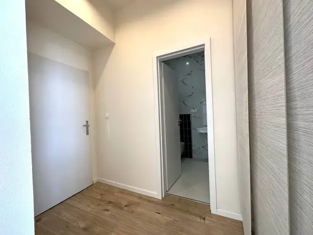 Pronájem bytu 3+kk, Praha, Zenklova, 58 m2