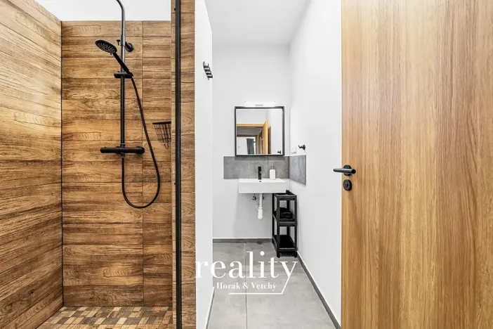 Prodej vícegeneračního domu, Perná, 205 m2