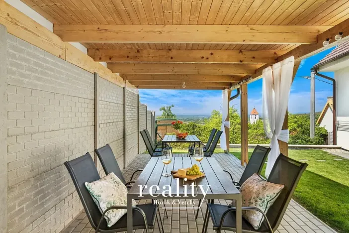 Prodej vícegeneračního domu, Perná, 205 m2