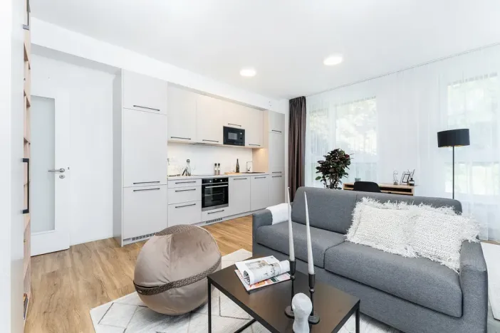 Pronájem bytu 2+kk, Praha - Vysočany, Odkolkova, 58 m2