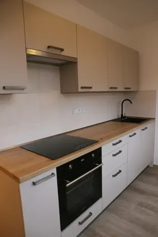 Pronájem bytu 2+1, Hradec Králové, Sezemická, 61 m2