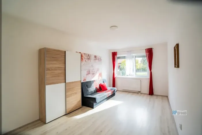 Prodej bytu 2+kk, Unhošť, U Parketárny, 60 m2