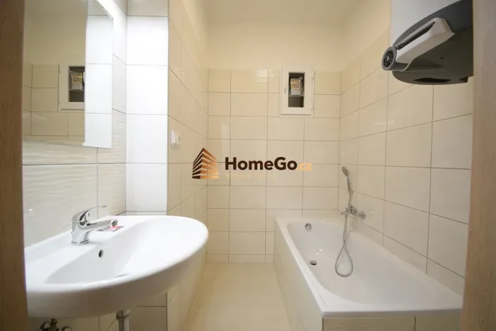 Pronájem bytu 2+1, Praha - Nusle, U gymnázia, 65 m2