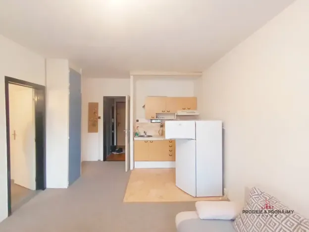 Pronájem bytu 2+kk, Praha - Záběhlice, Trenčínská, 43 m2
