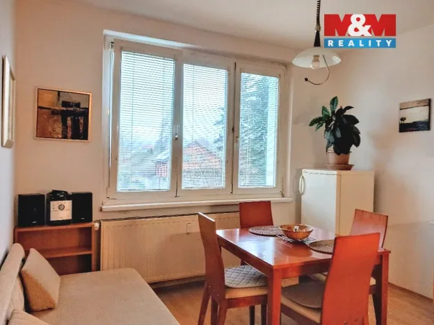 Pronájem bytu 1+1, Ostrov, Kollárova, 34 m2