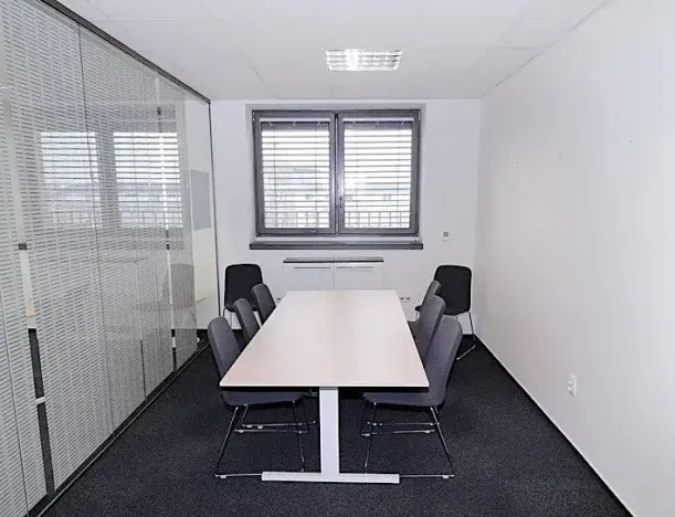 Pronájem kanceláře, Praha, 240 m2