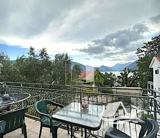 Prodej rodinného domu, Dobrota, Černá Hora, 290 m2