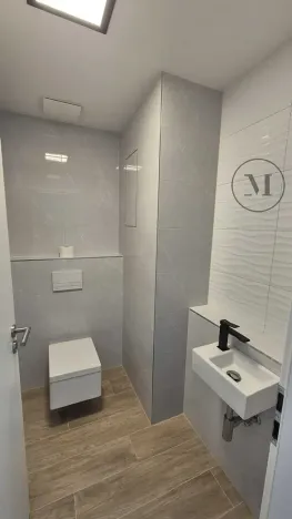 Pronájem bytu 2+kk, České Budějovice, Branišovská, 67 m2