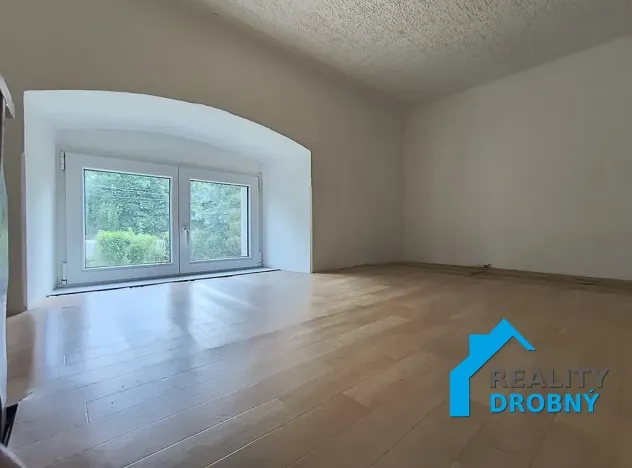 Prodej bytu 2+kk, Děčín, Sládkova, 52 m2
