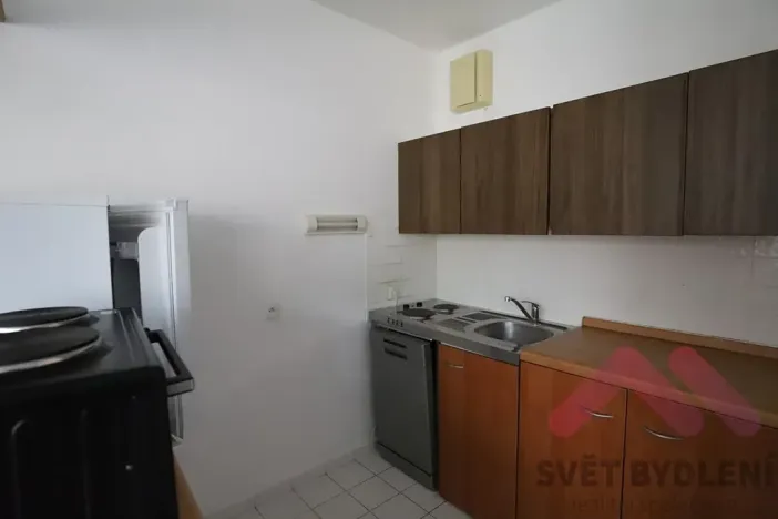 Pronájem bytu 1+kk, Praha - Vysočany, bratří Dohalských, 42 m2